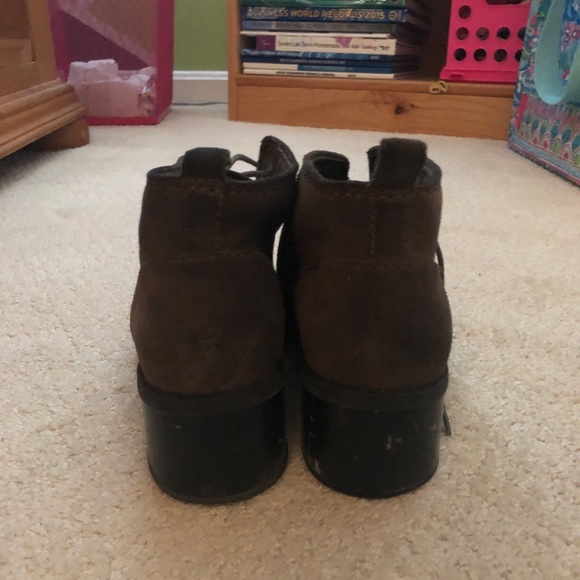 Clark’s Collection Soft Cushion Booties - Picture 2 of 5